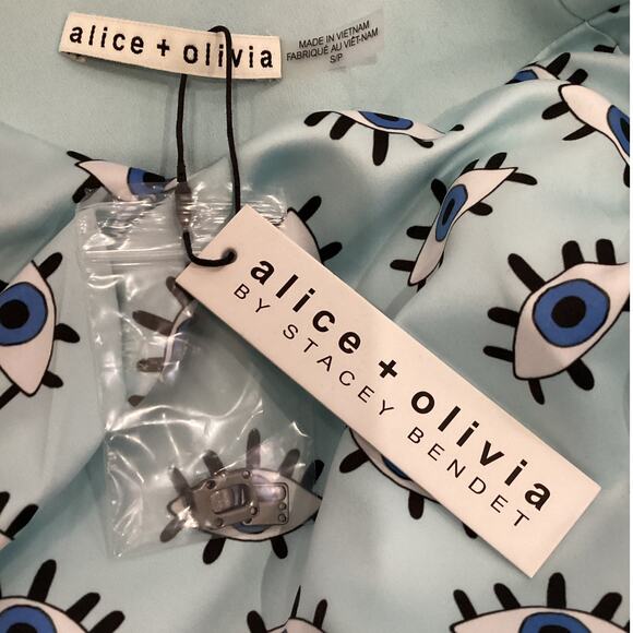 Alice + Olivia Skye Trumpet Sleeve Boyfriend Blazer Powder Blue Size Small NWT - Picture 12 of 15